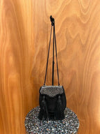 Sac Saint Laurent cuir noir clouté pampilles