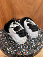 Sneakers Givenchy Paris cuir blanc bande fourrure noire – T36