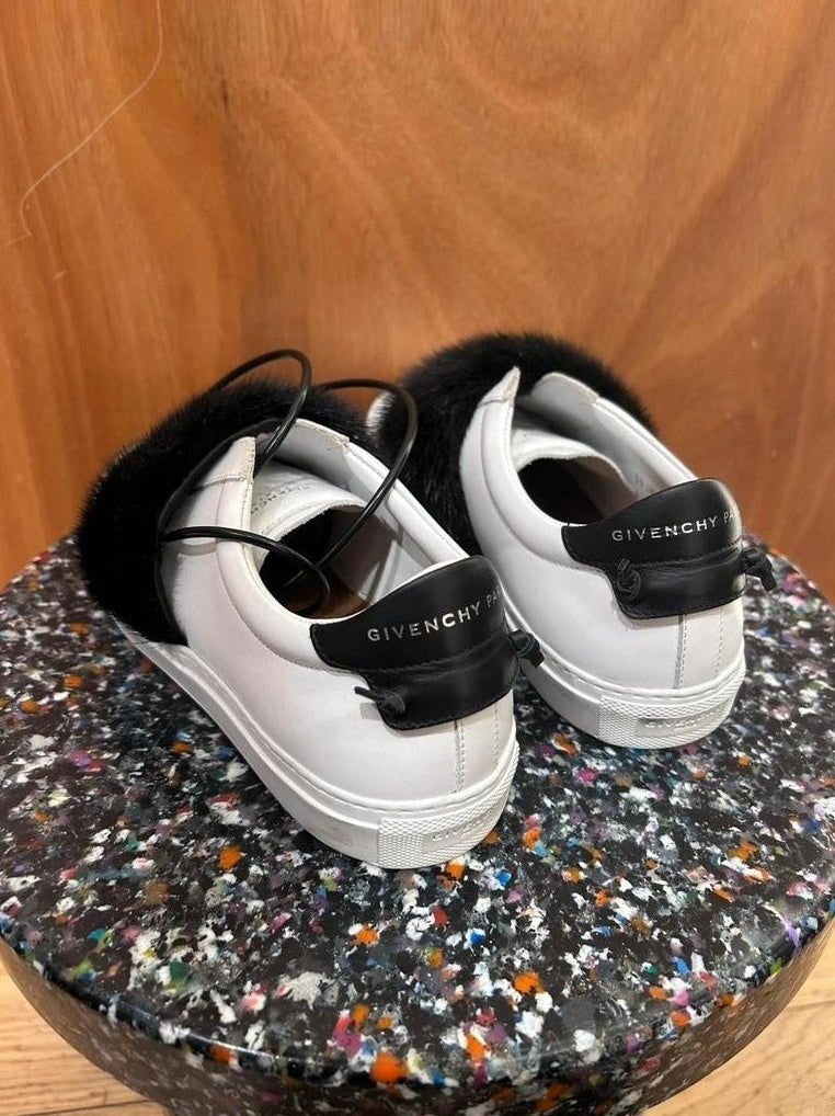 Sneakers Givenchy Paris cuir blanc bande fourrure noire – T36