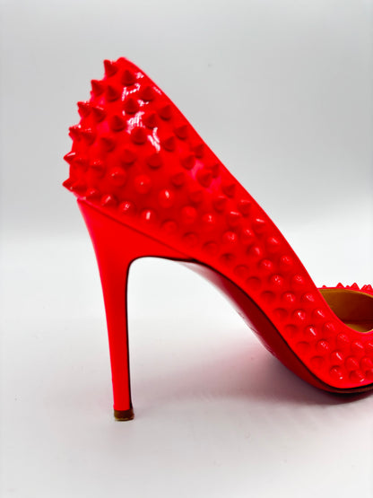 Escarpins rose à clous Louboutin - 38