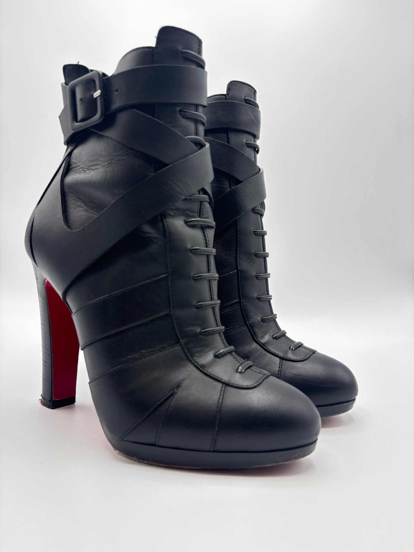 Bottines à talon noires Louboutin - 38