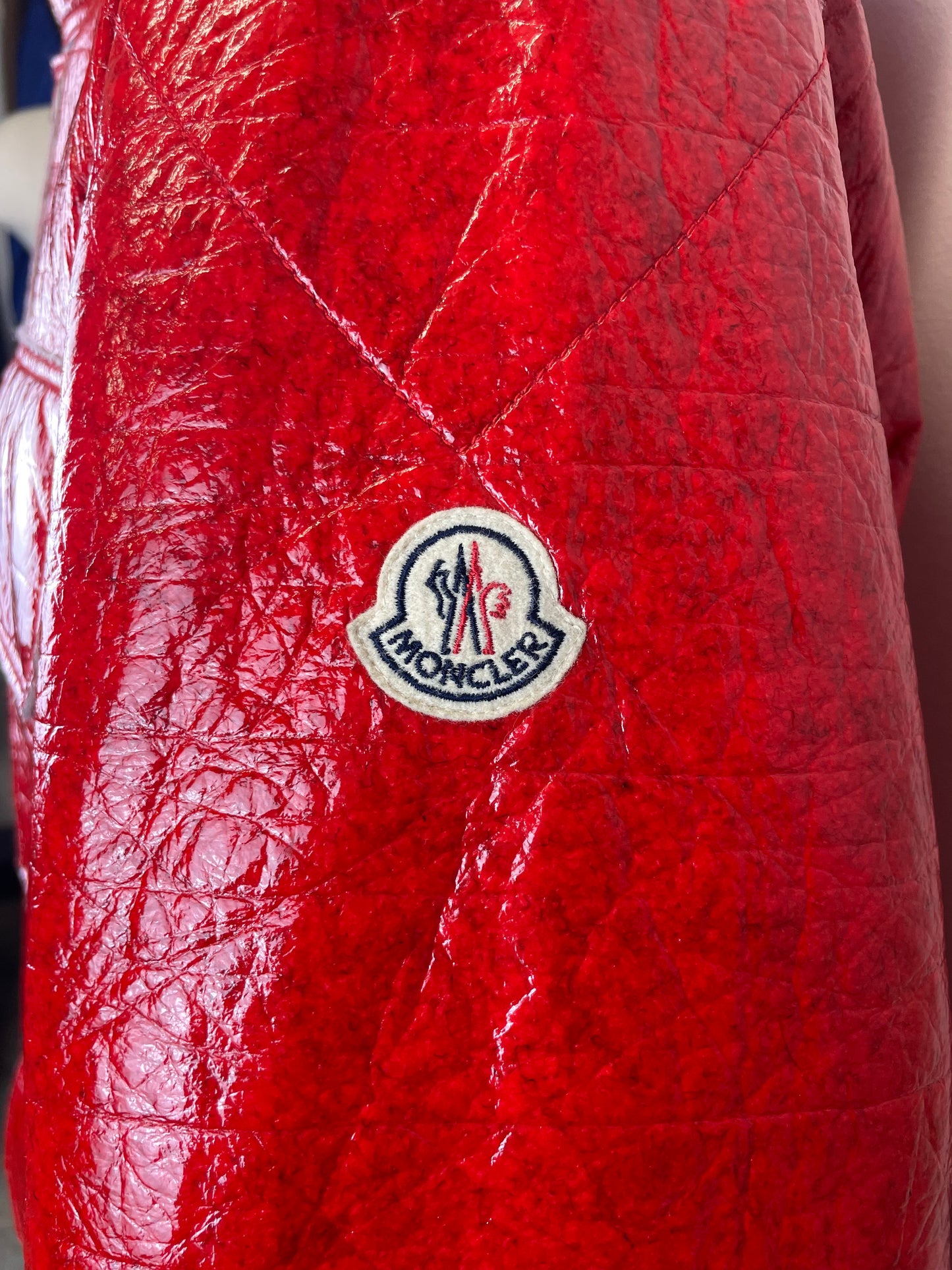 Veste rouge vinyle Moncler - L