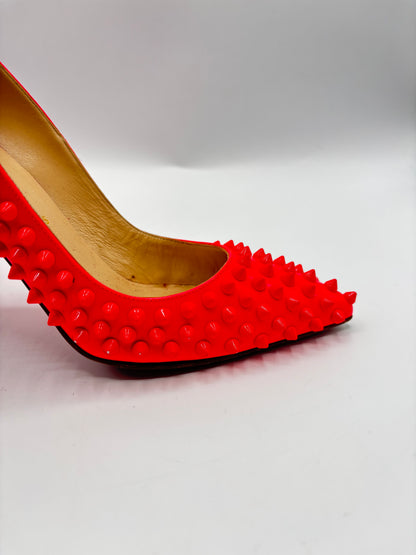 Escarpins rose à clous Louboutin - 38