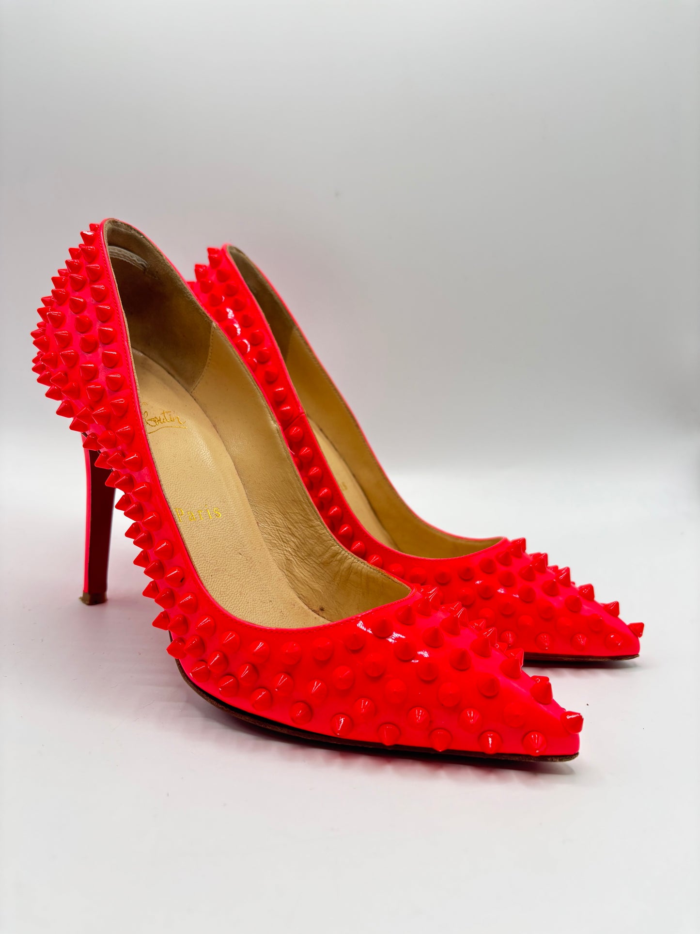 Escarpins rose à clous Louboutin - 38