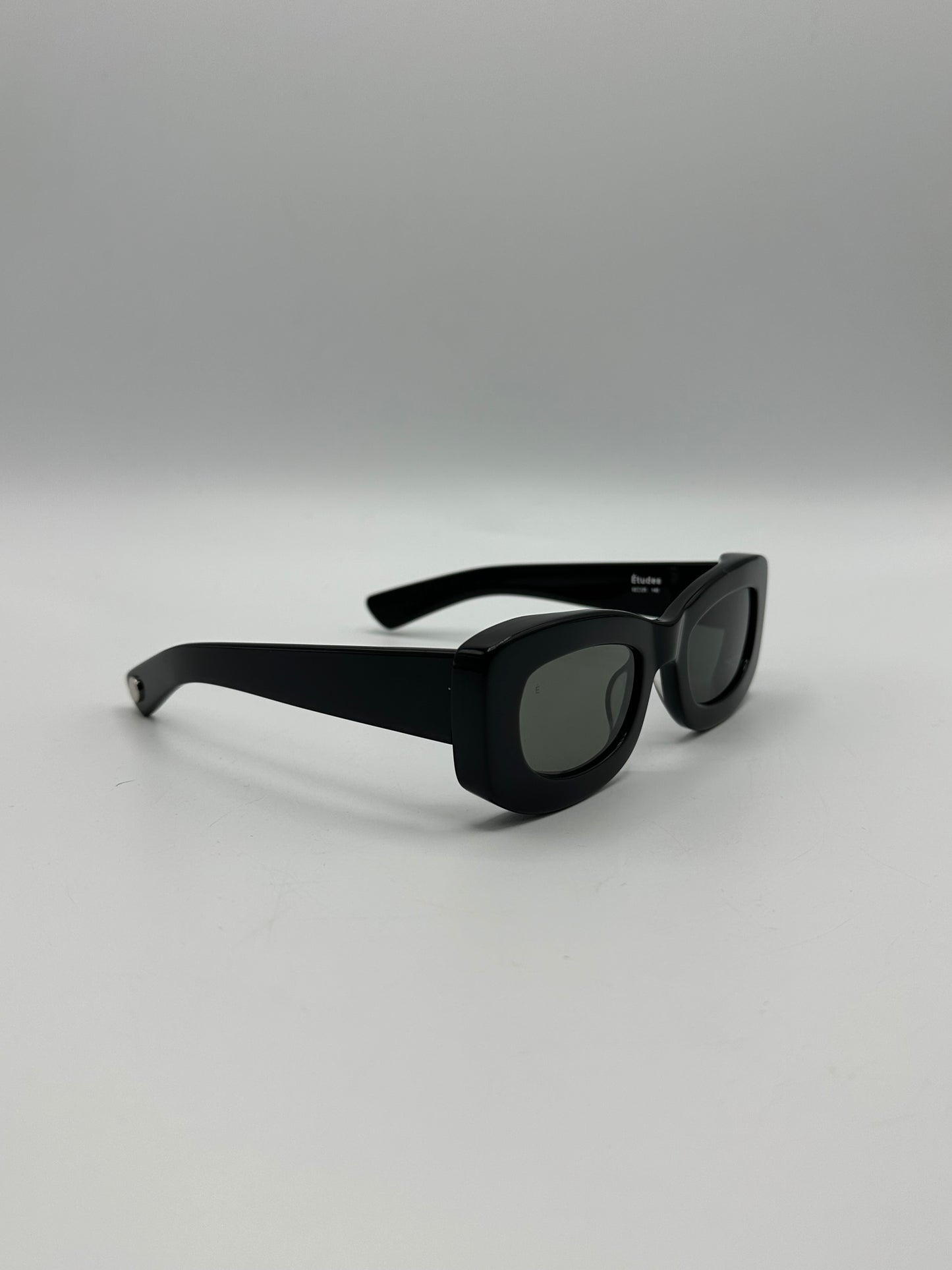 Lunettes de soleil noires Etudes