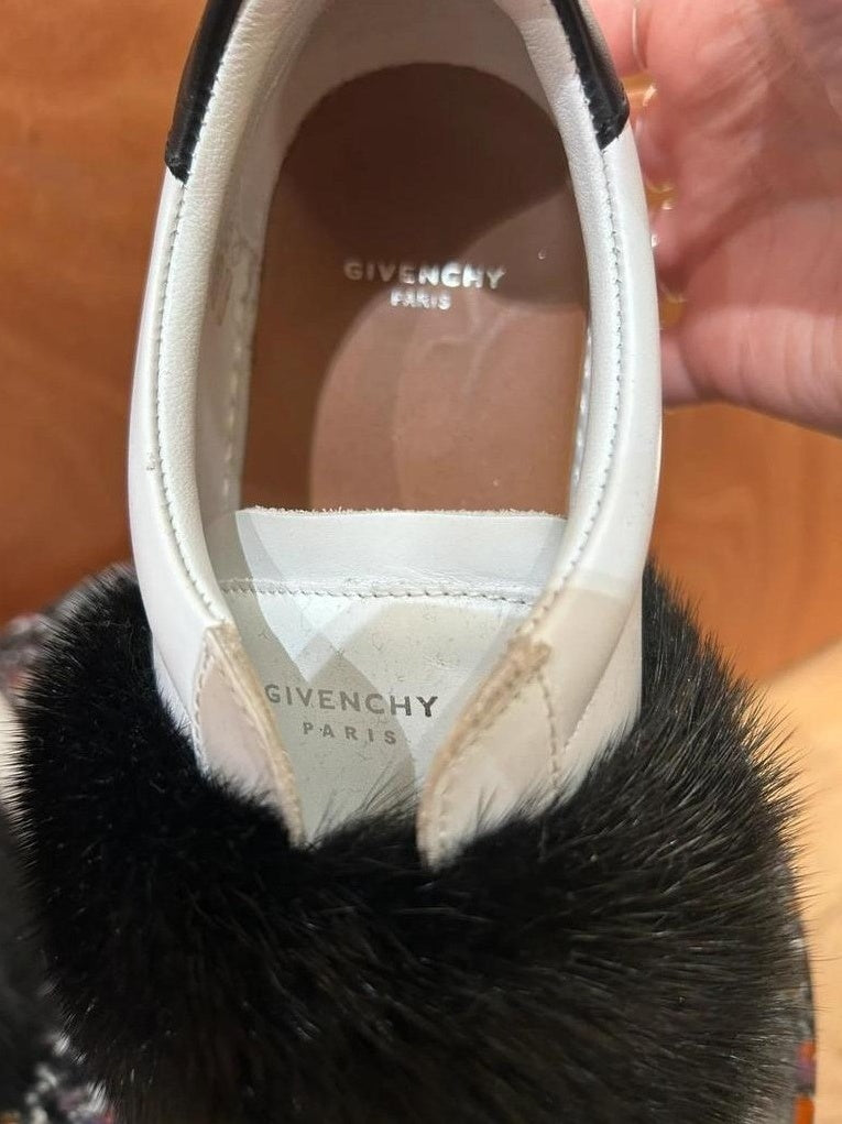 Sneakers Givenchy Paris cuir blanc bande fourrure noire – T36