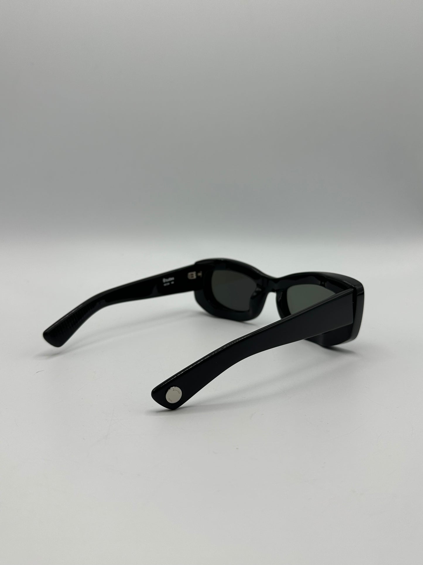 Lunettes de soleil noires Etudes