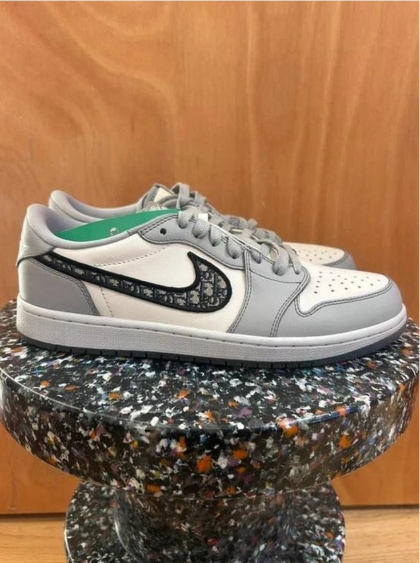 Nike x Dior Air Dior Low sneakers cuir gris et blanc édition limitée