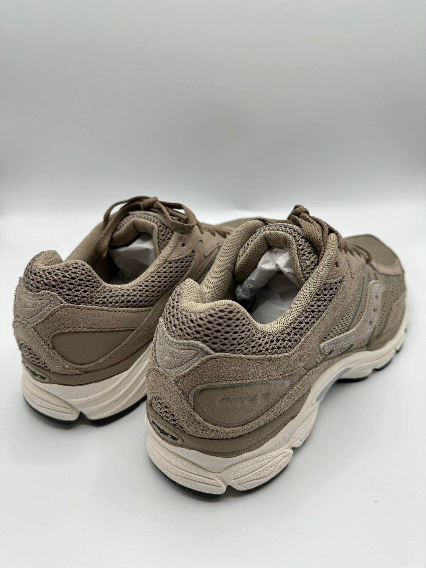 Sneakers Progrid Omni 9 Saucony - 46