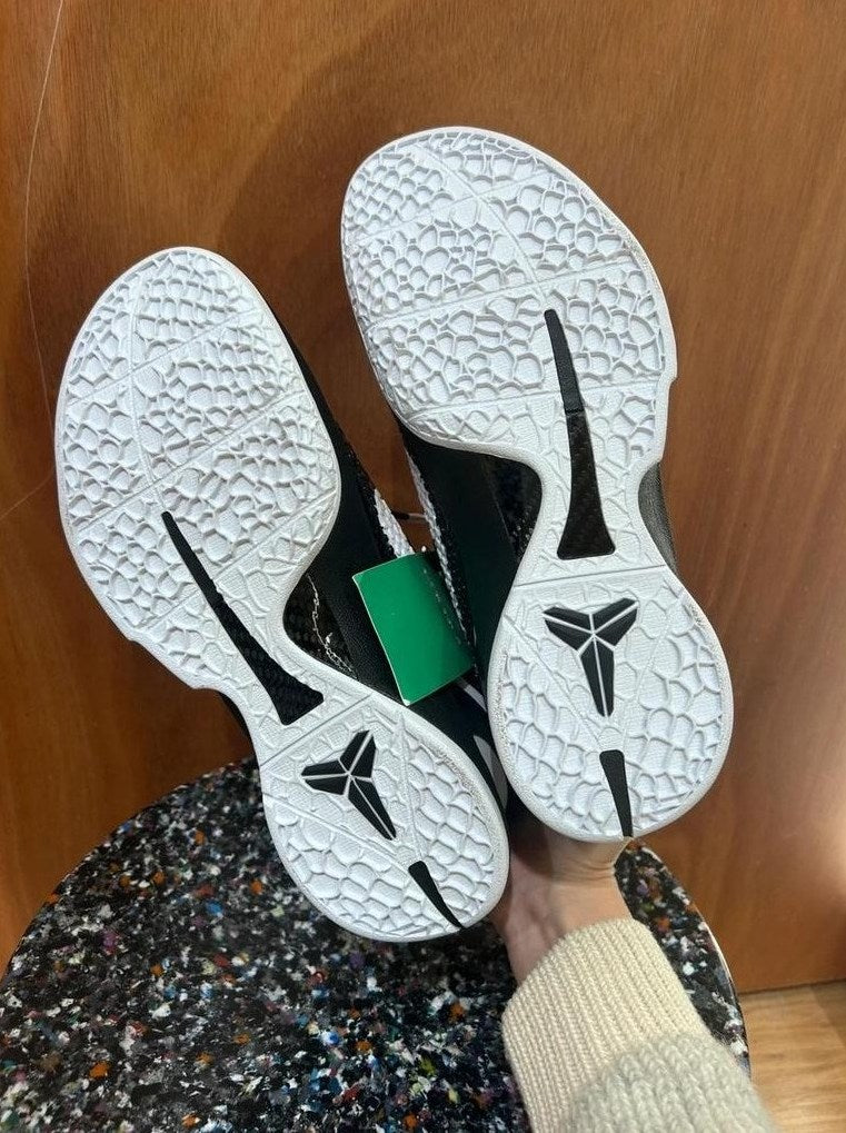 Nike Zoom Kobe 6 Protro noir blanc taille 44