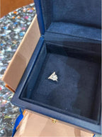 Louis Vuitton Lv Volt One boucle d’oreille or blanc diamant