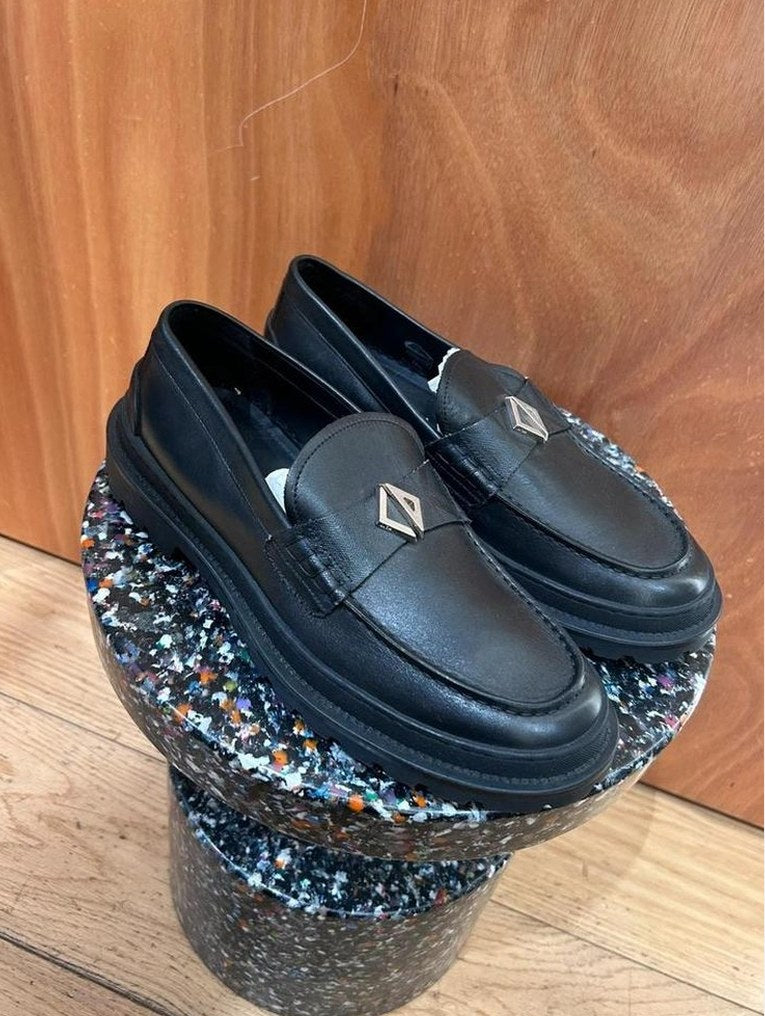 Mocassins Dior cuir noir logo Cd taille 43