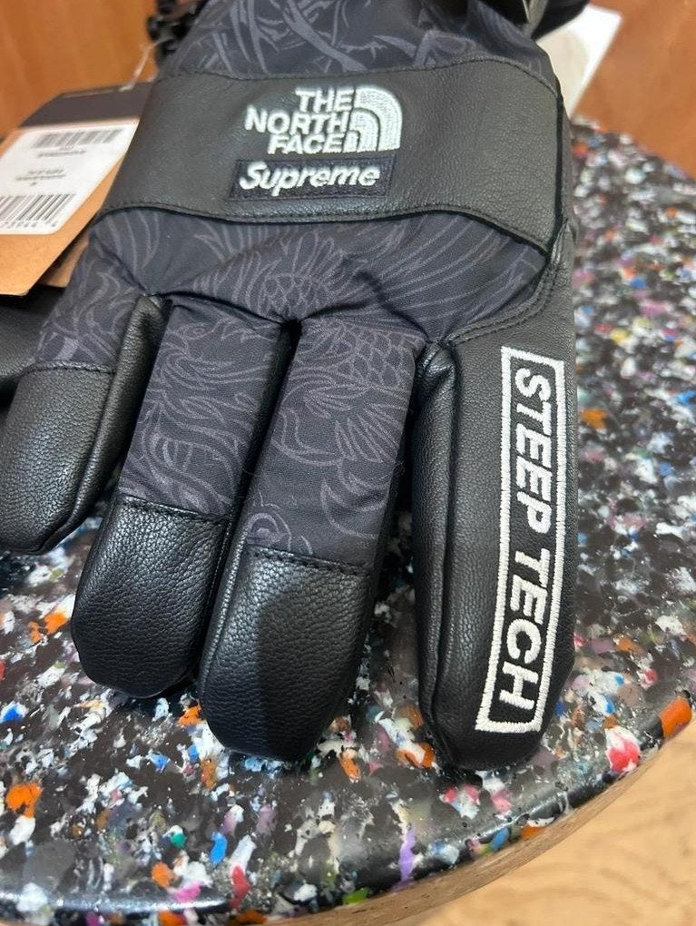 Gants Supreme x The North Face Steep Tech noirs taille M